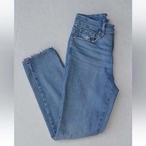 Good American Sz 6/28 Light Wash Raw Hem Mid Rise Straight Leg Jeans